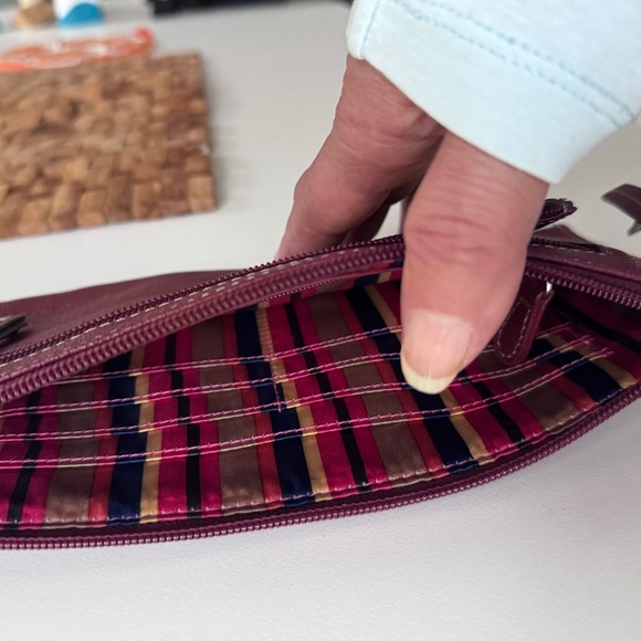 NWoT Genuine Leather Brown Wristlet Clutch Wallet, Zipper Striped Satin Interior - Picture 8 of 12